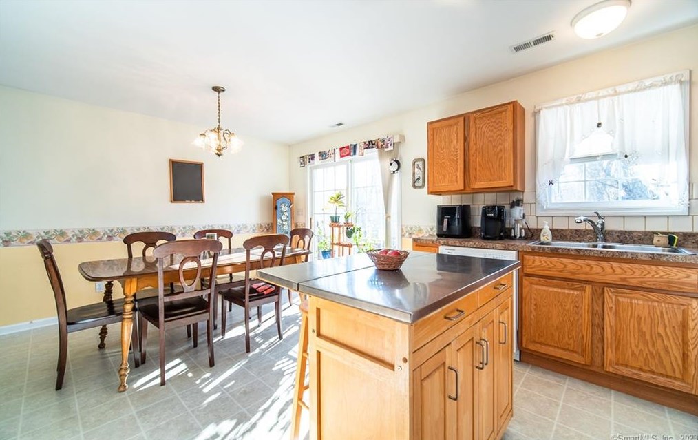 422 Jones Rd, Union City CT  06770-1533 exterior