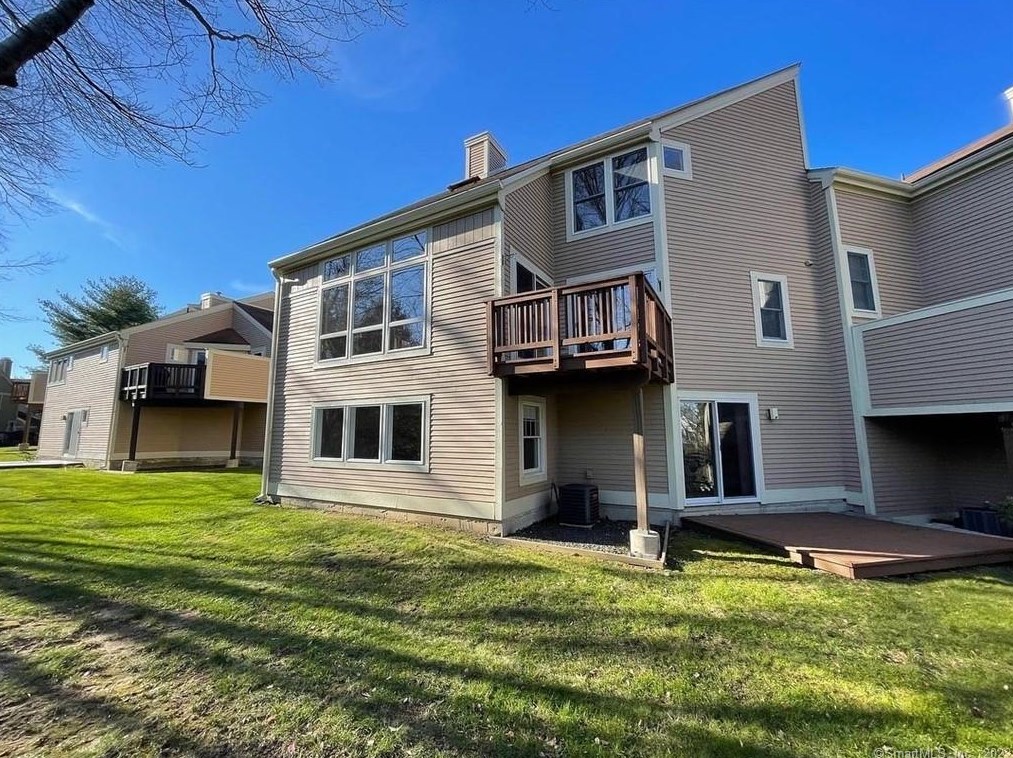 12 Brittania Dr, Danbury, CT 06811