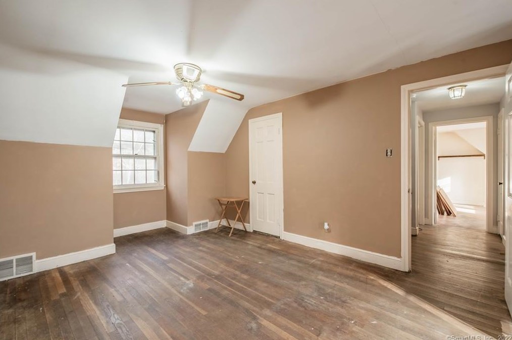 25 Butternut Ln, Watertown CT  06795-1424 exterior