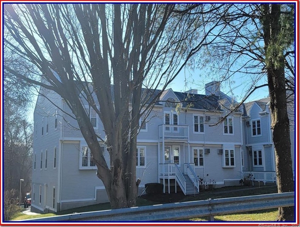 82 Longview St #12, Waterford, CT 06385
