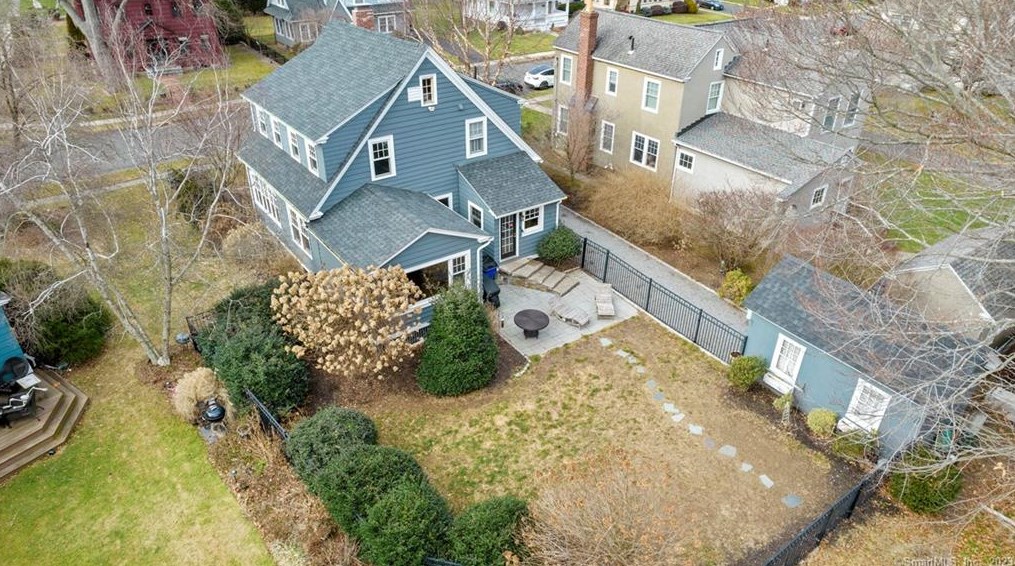 45 Woodland St, Hartford CT  06111-2362 exterior