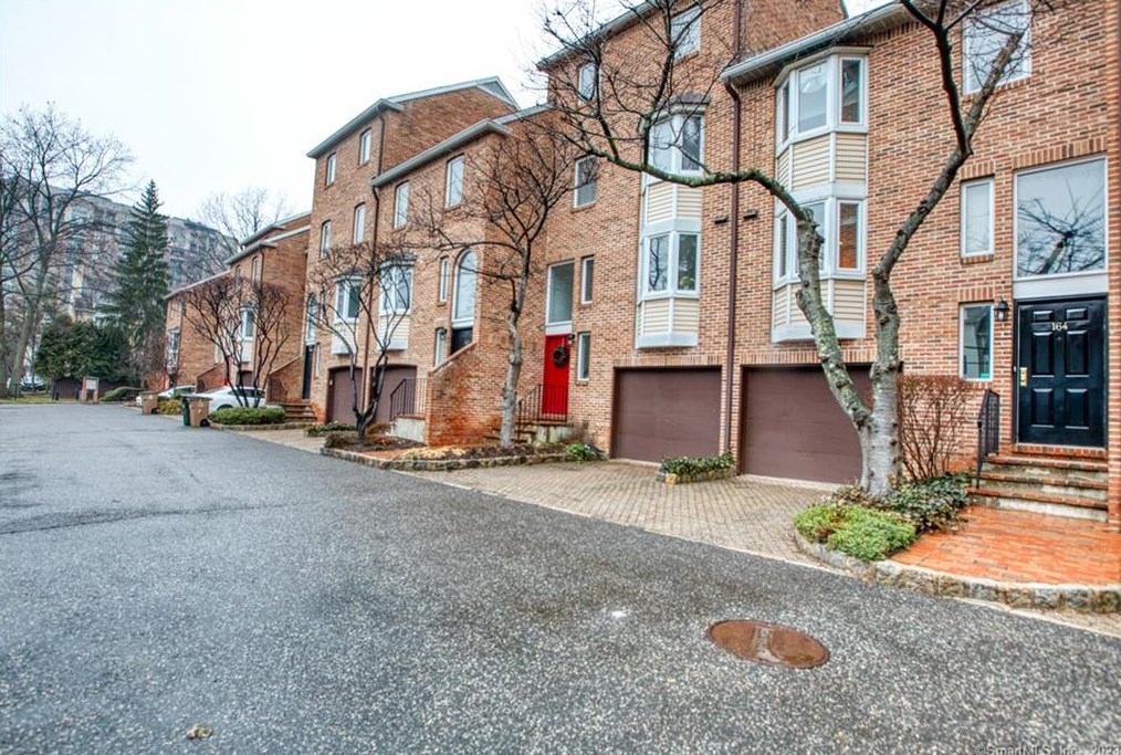 164 Forest St #164, Stamford, CT 06901