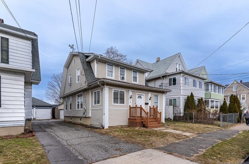 36 Staples St, Bridgeport, CT 06604