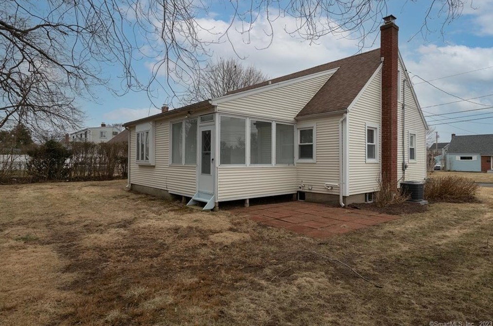 142 Vermont Ave, Stratford, CT 06615