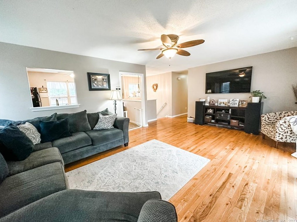 7 Pequot Cir, Killingly, CT 06239