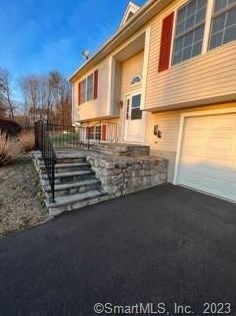 5 Bronson Dr, Beacon Falls, CT 06403