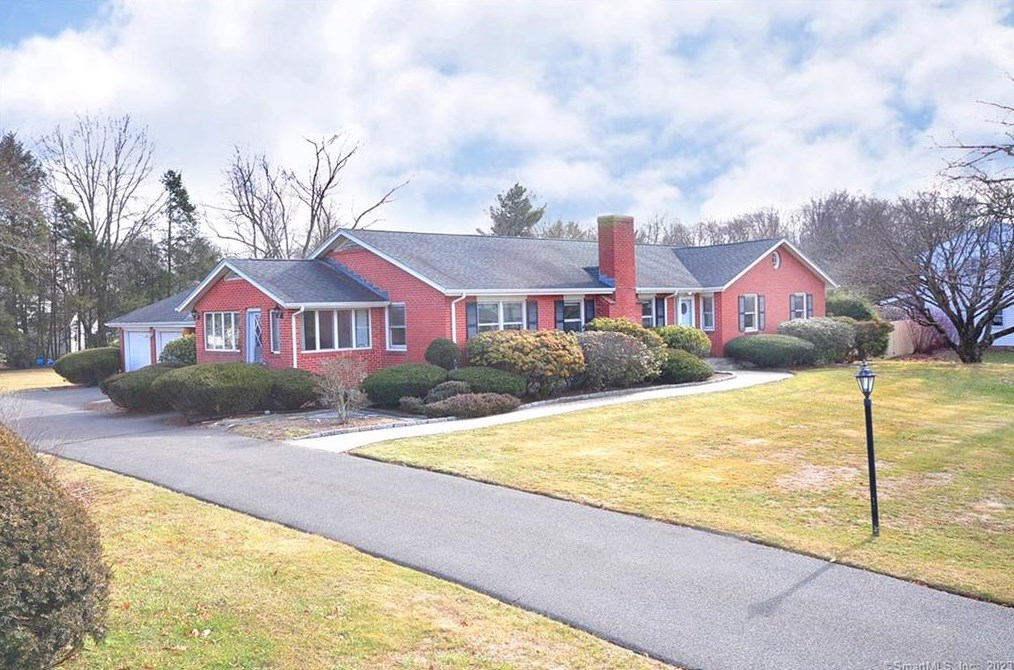 75 Eastview Dr, Windsor, CT 06095