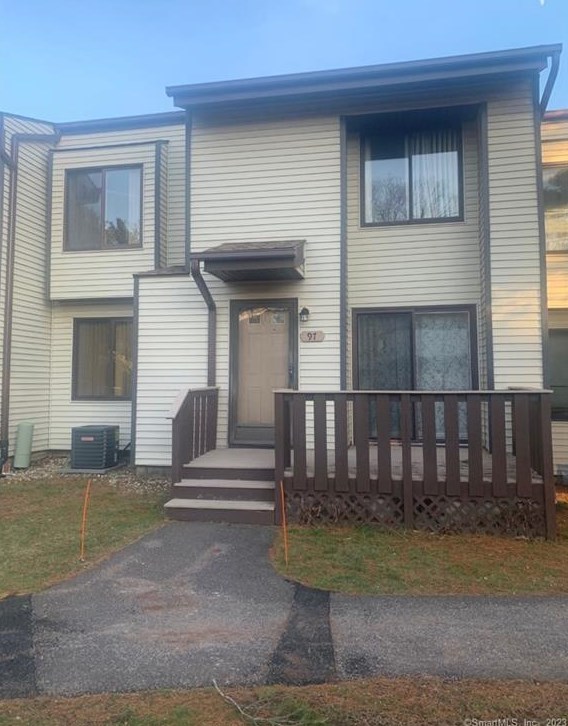 97 Cottonwood Rd, Hartford CT  06111-4210 exterior