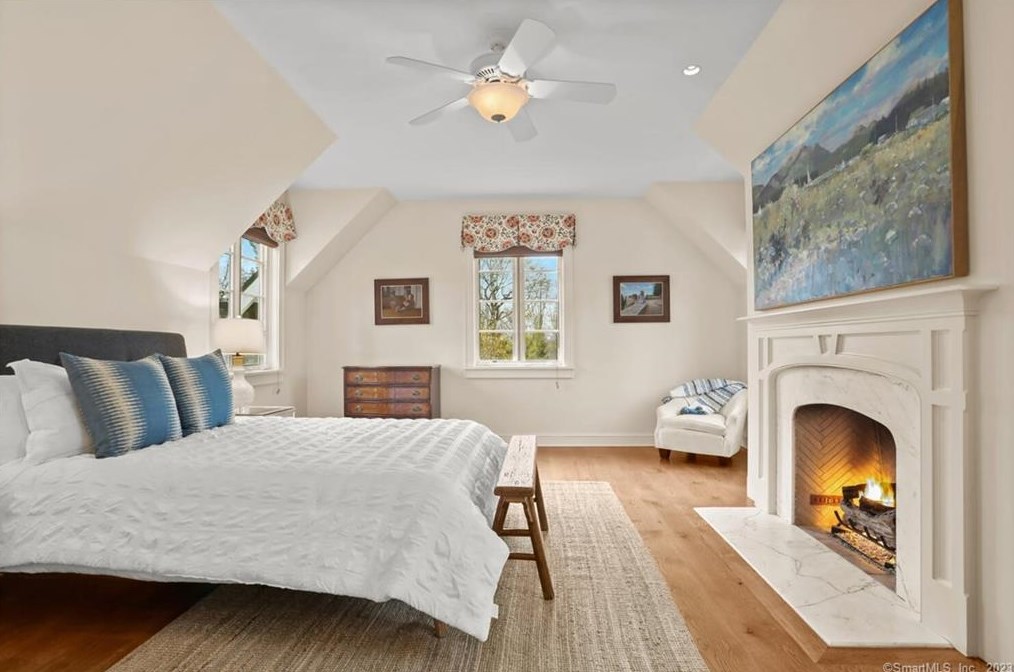 57 Nearwater Ln, Tokeneke CT  06820-5628 exterior