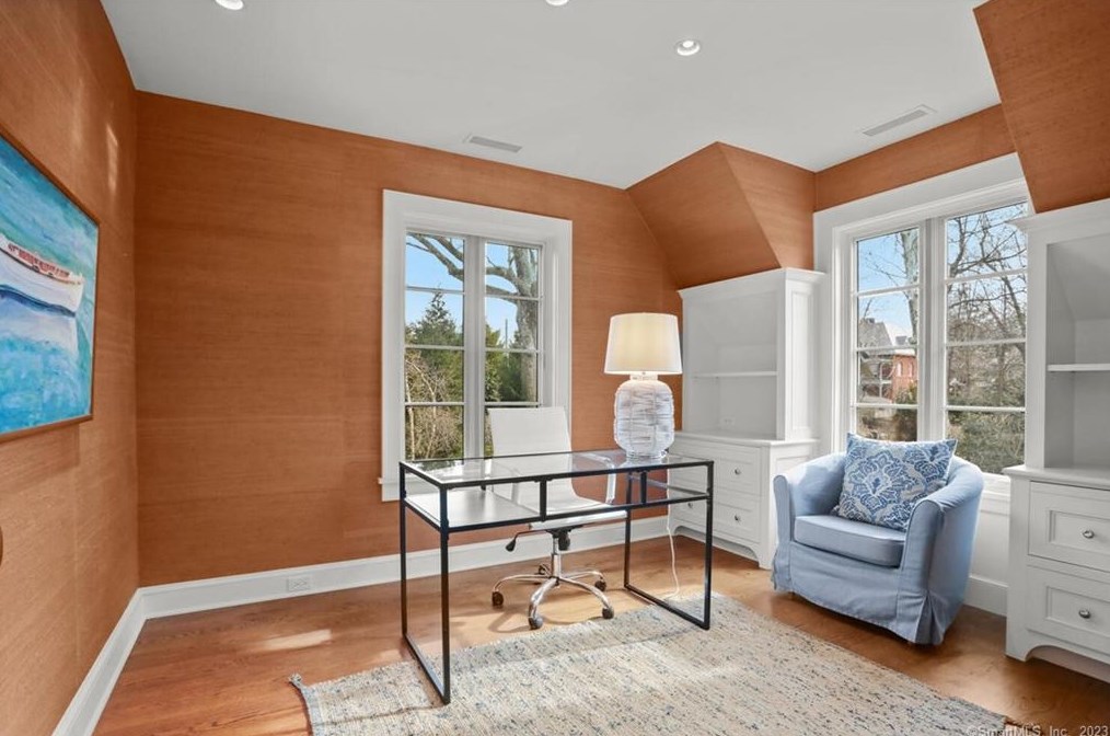 57 Nearwater Ln, Tokeneke CT  06820-5628 exterior