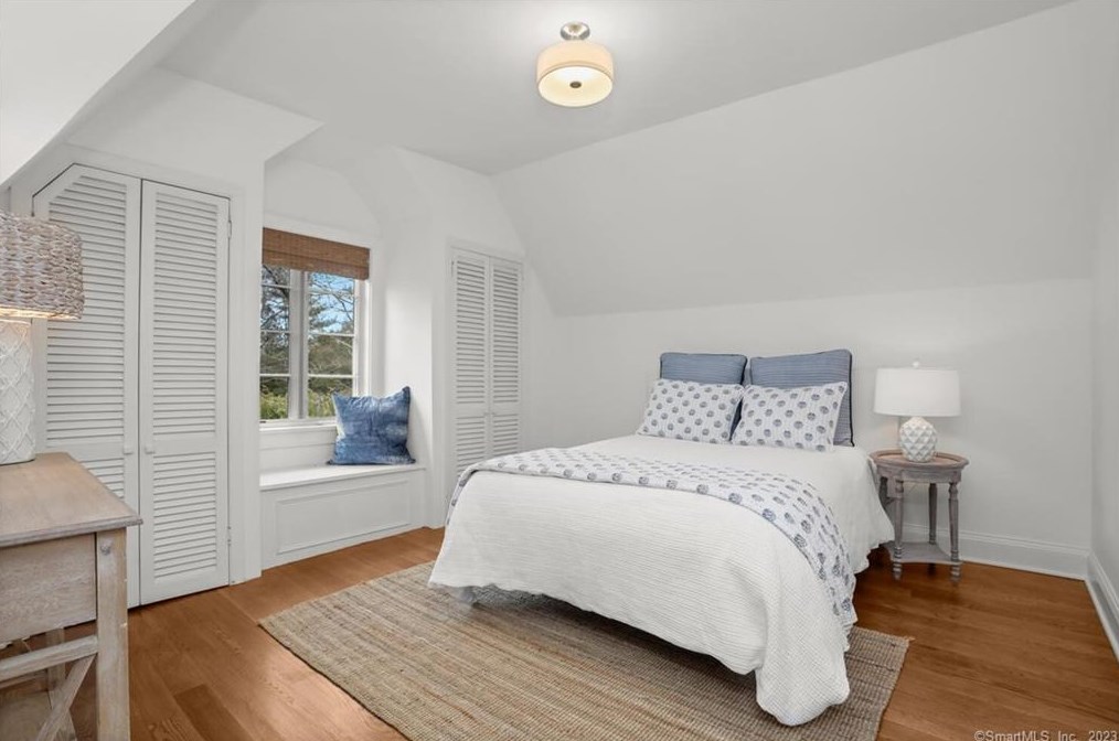 57 Nearwater Ln, Tokeneke CT  06820-5628 exterior