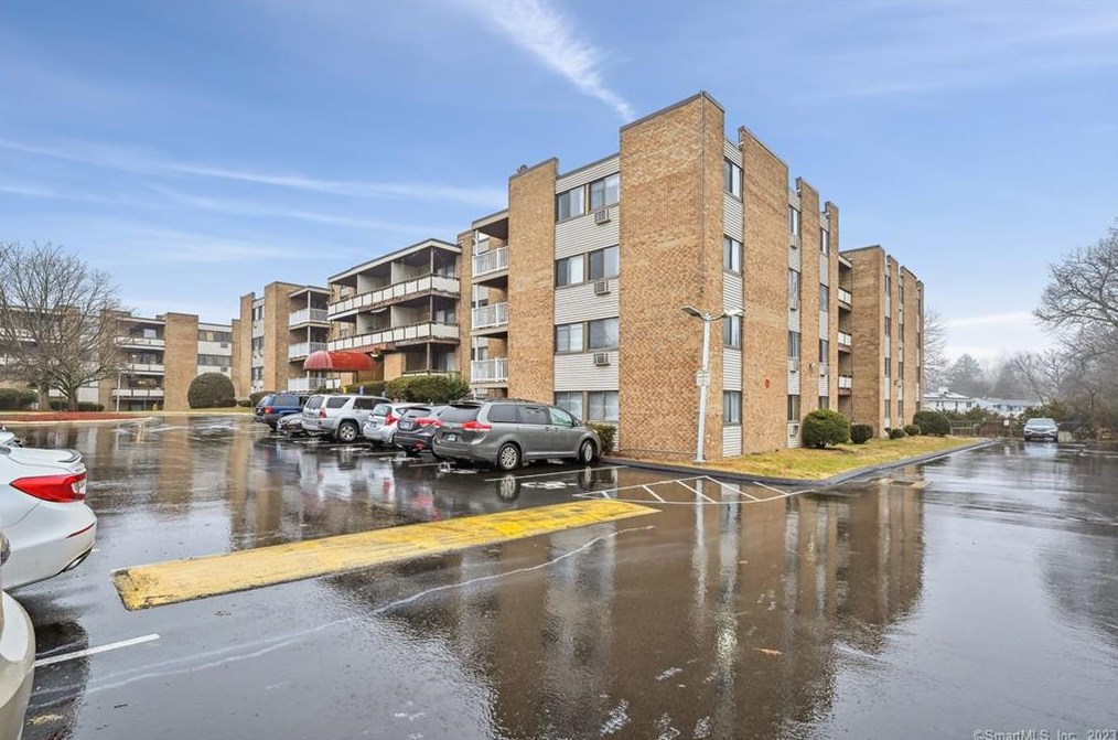 157 Bull Hill Ln #205, New Haven, CT 06516