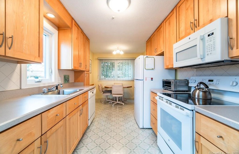 401 Pilgrim Harbor #401, Wallingford, CT 06492