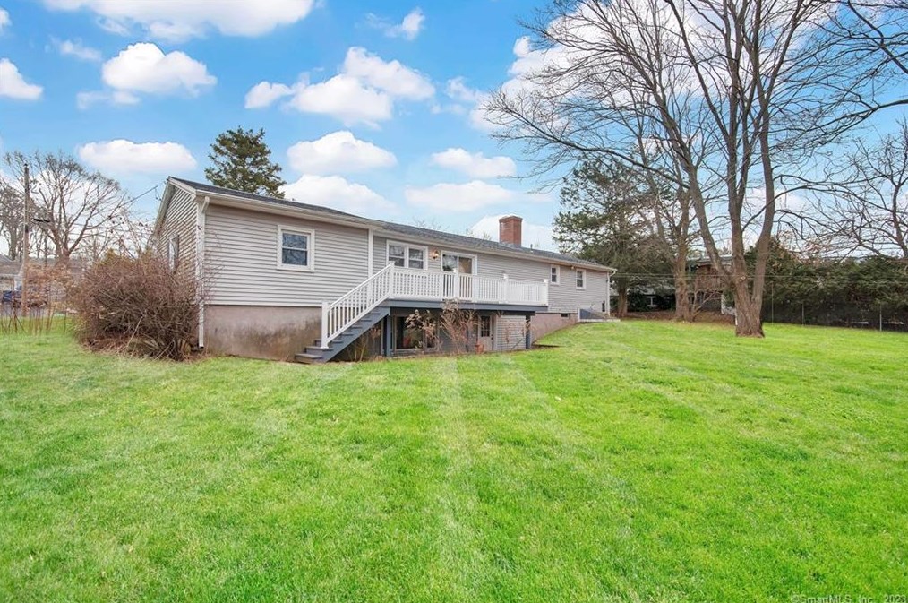 9 Janet Ln, Vernon CT  06066-3533 exterior