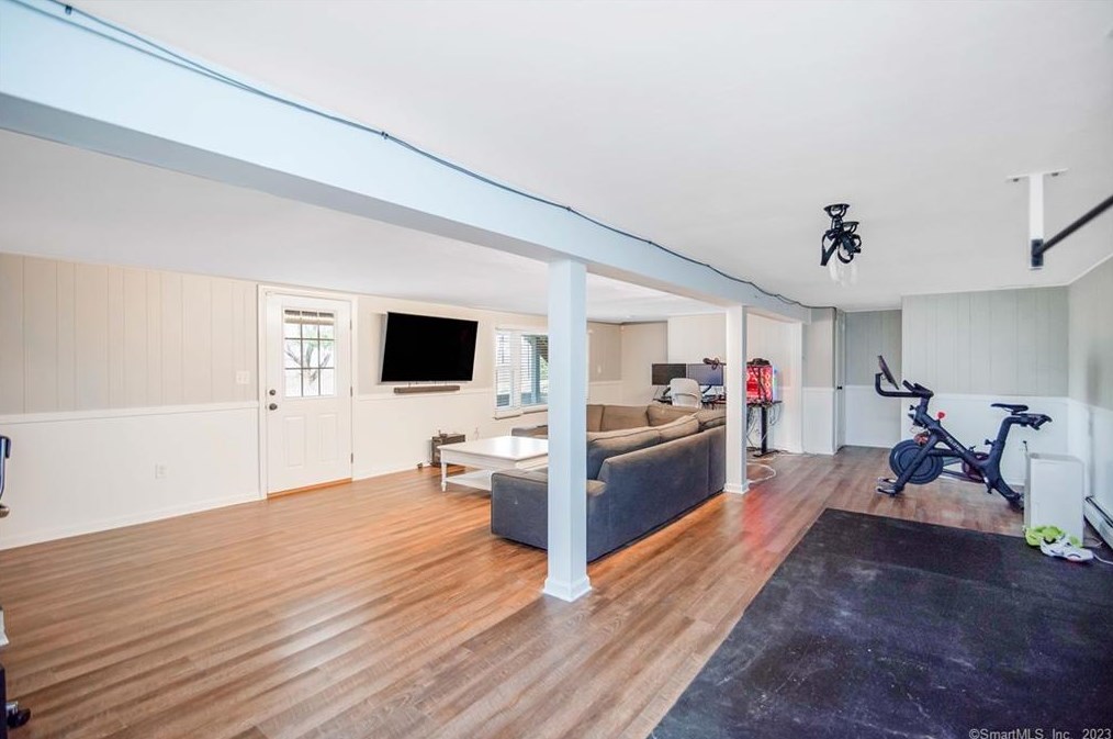 9 Janet Ln, Vernon CT  06066-3533 exterior