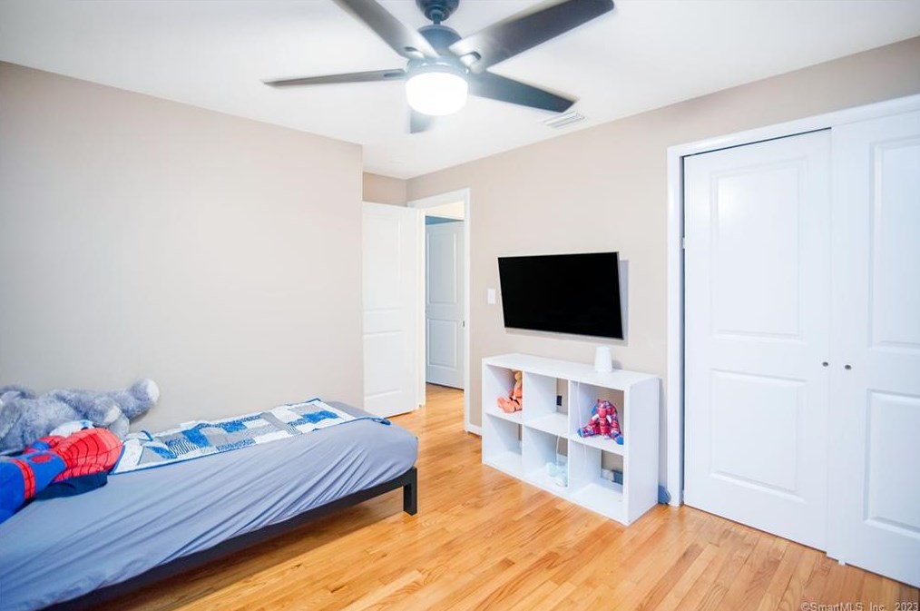 9 Janet Ln, Vernon CT  06066-3533 exterior