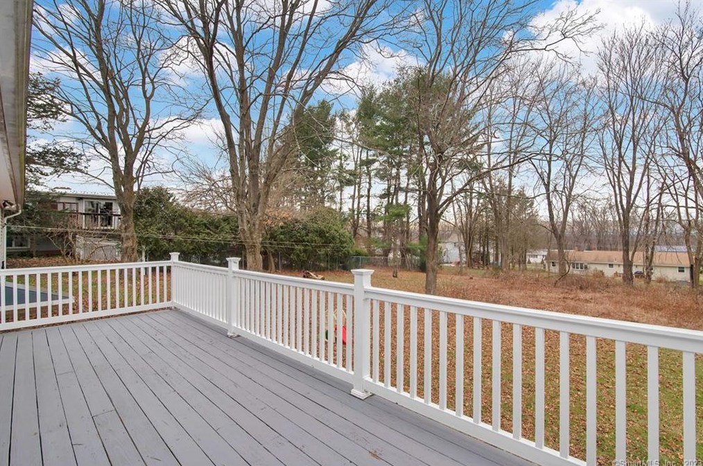 9 Janet Ln, Vernon CT  06066-3533 exterior