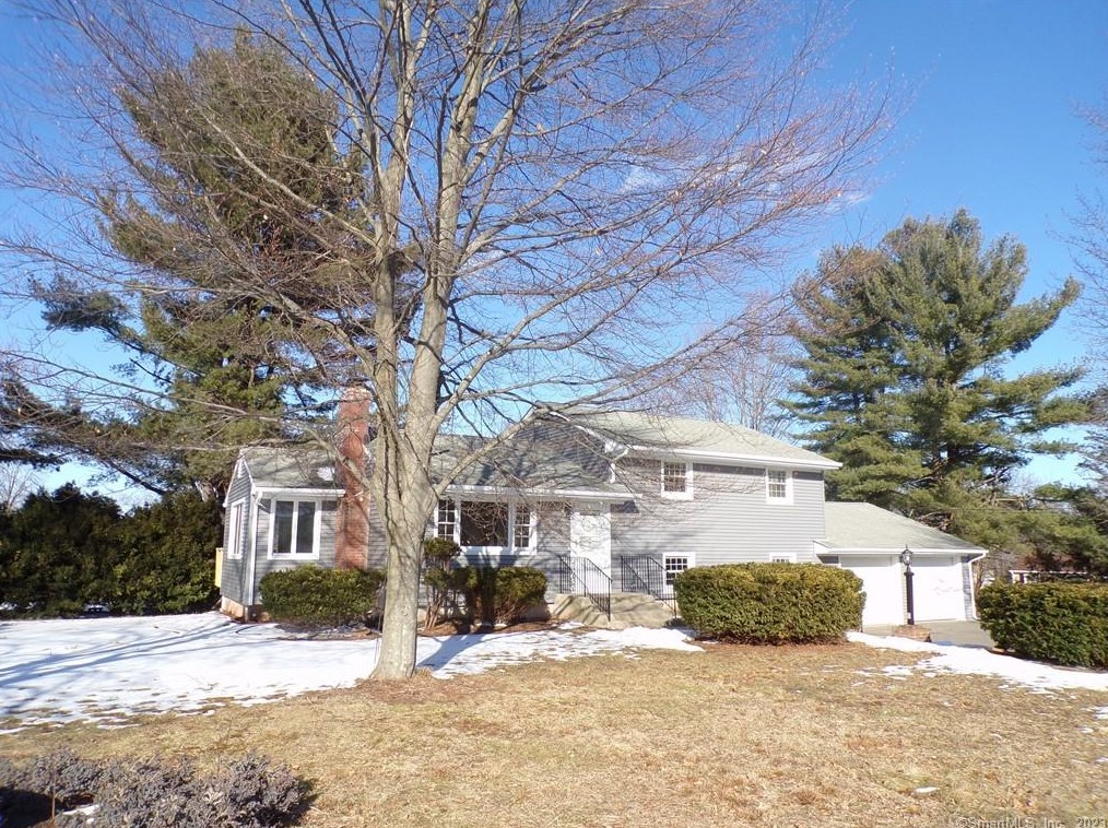 61 Dogwood Ln, Wapping, CT 06074