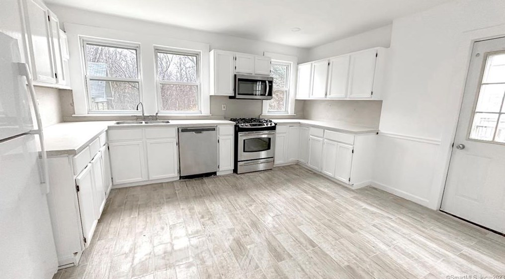 40-42 Parker Terrace, Glastonbury, CT 06033