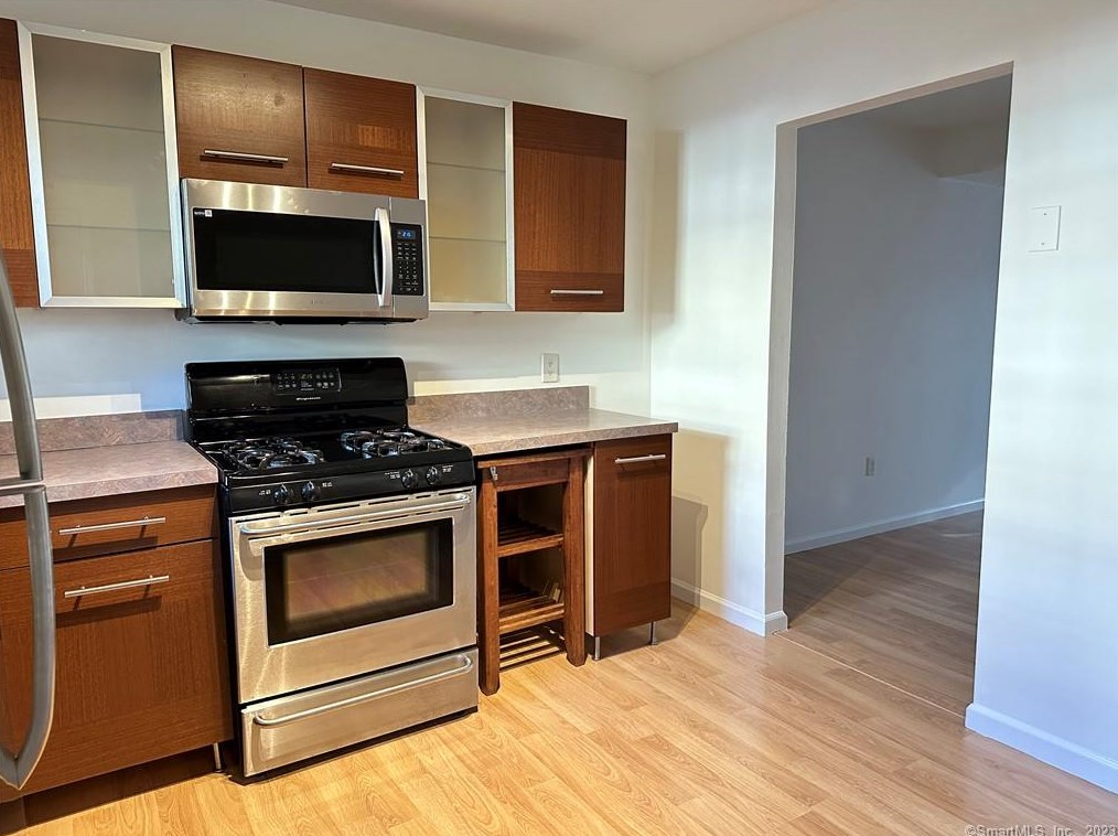 81 Park Ave #402, Danbury, CT 06810