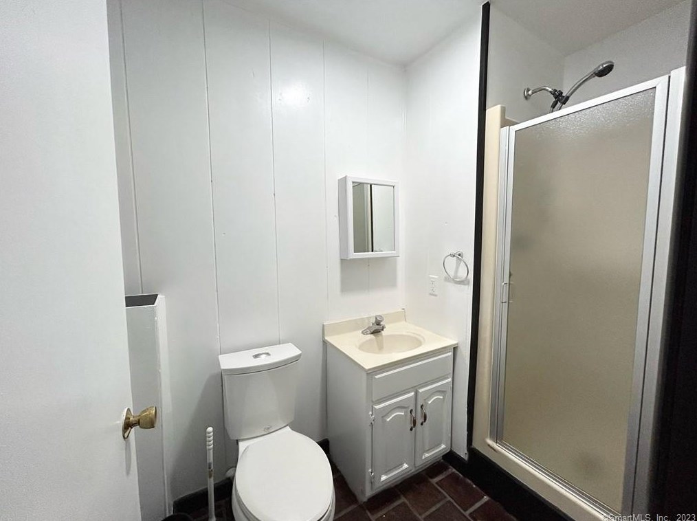 12 Hogan Trl, Westport CT  06880-5724 exterior