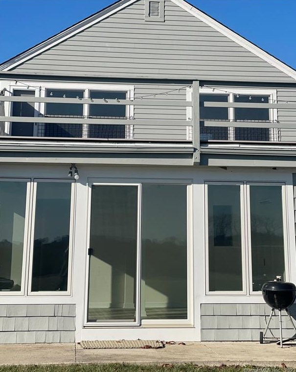 86 Seaside Ave, Guilford, CT 06437