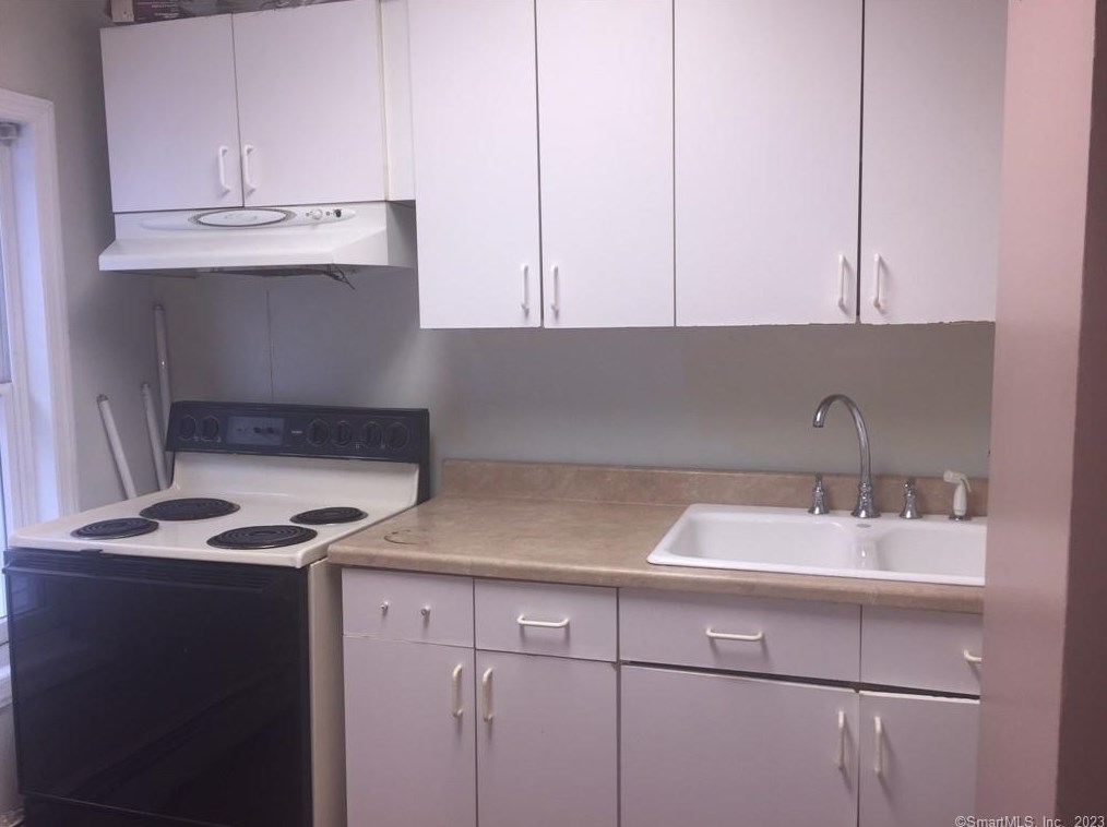 1345 State St, New Haven CT 06511-3928 exterior