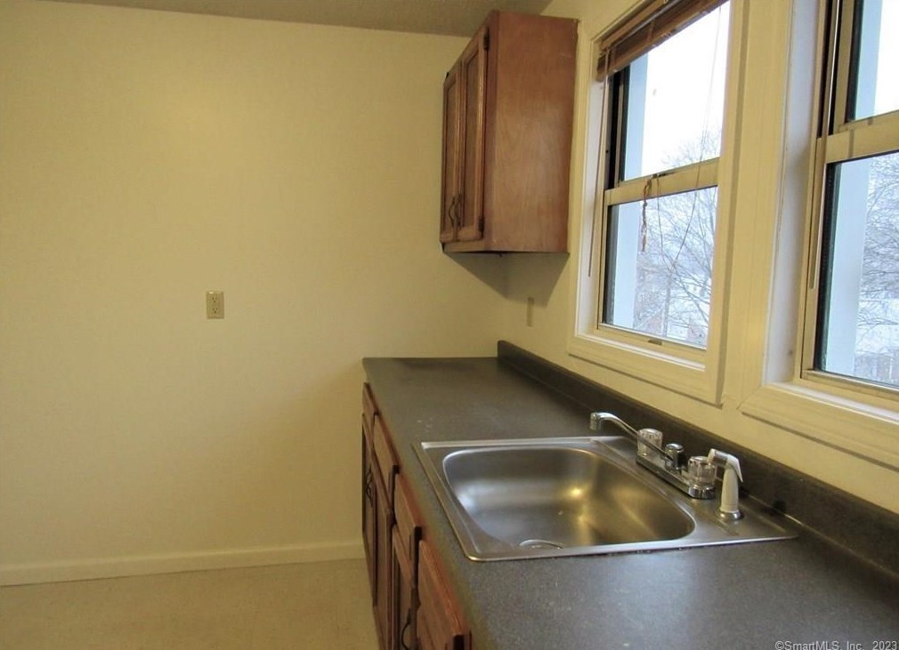 54 Washington St, Wallingford, CT 06492