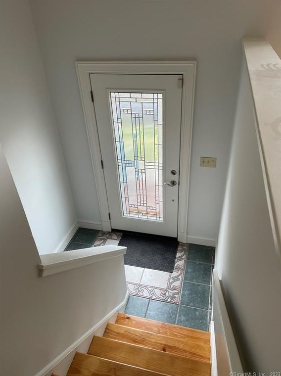 1 Jenyfer Ct, Huntington, CT 06484