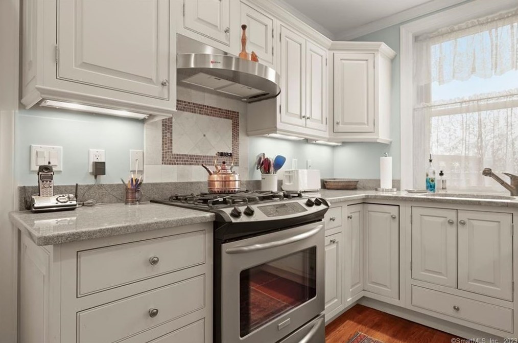 3 Putnam Hill #4d, Greenwich, CT 06830