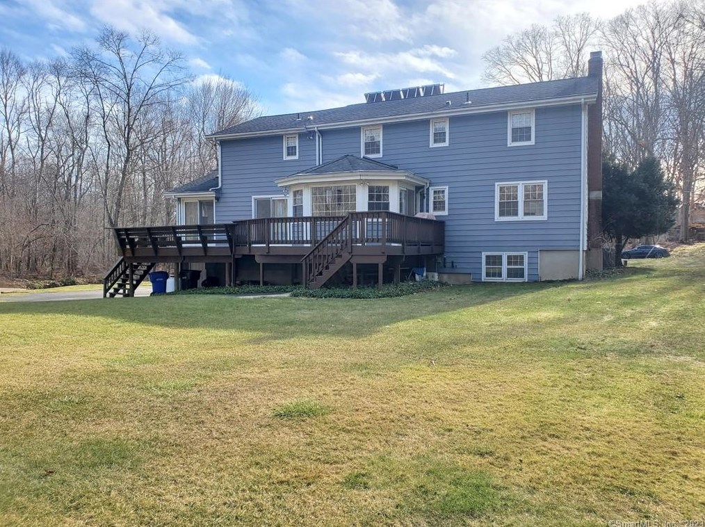 16 Tanglewood Ln, Manchester, CT 06043