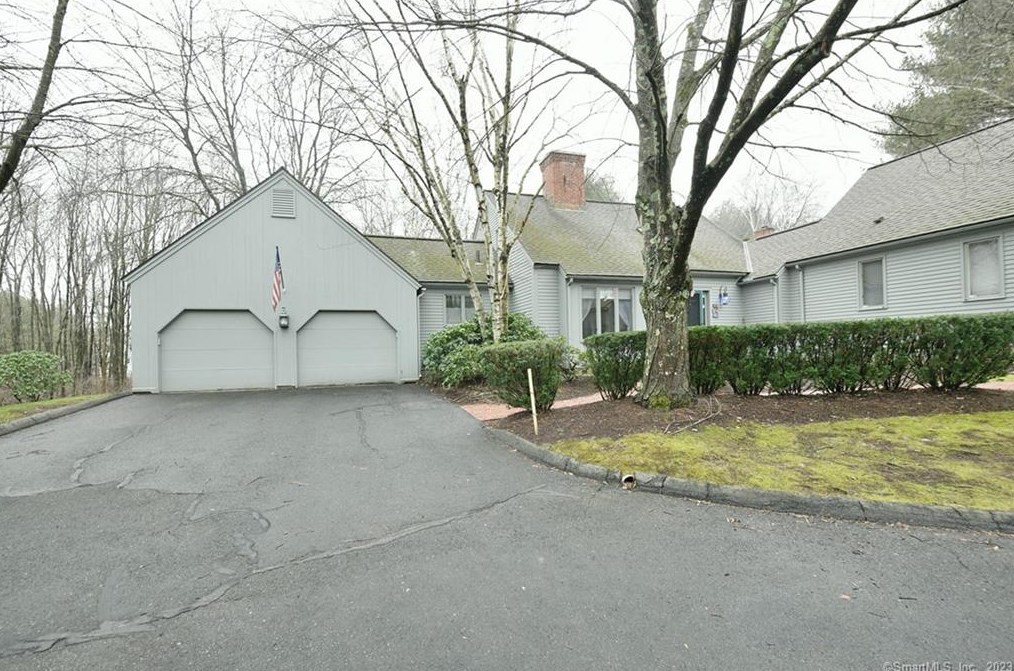189 Redstone Hill #14, Bristol, CT 06010