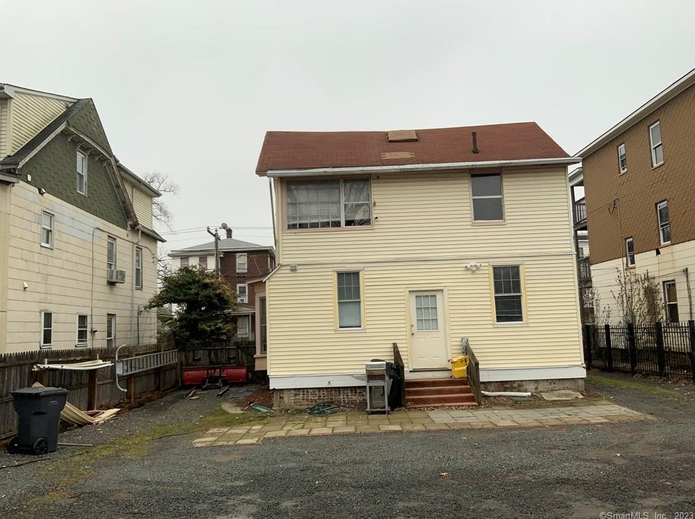 82 Madison Ave, Hartford, CT 06106-2056