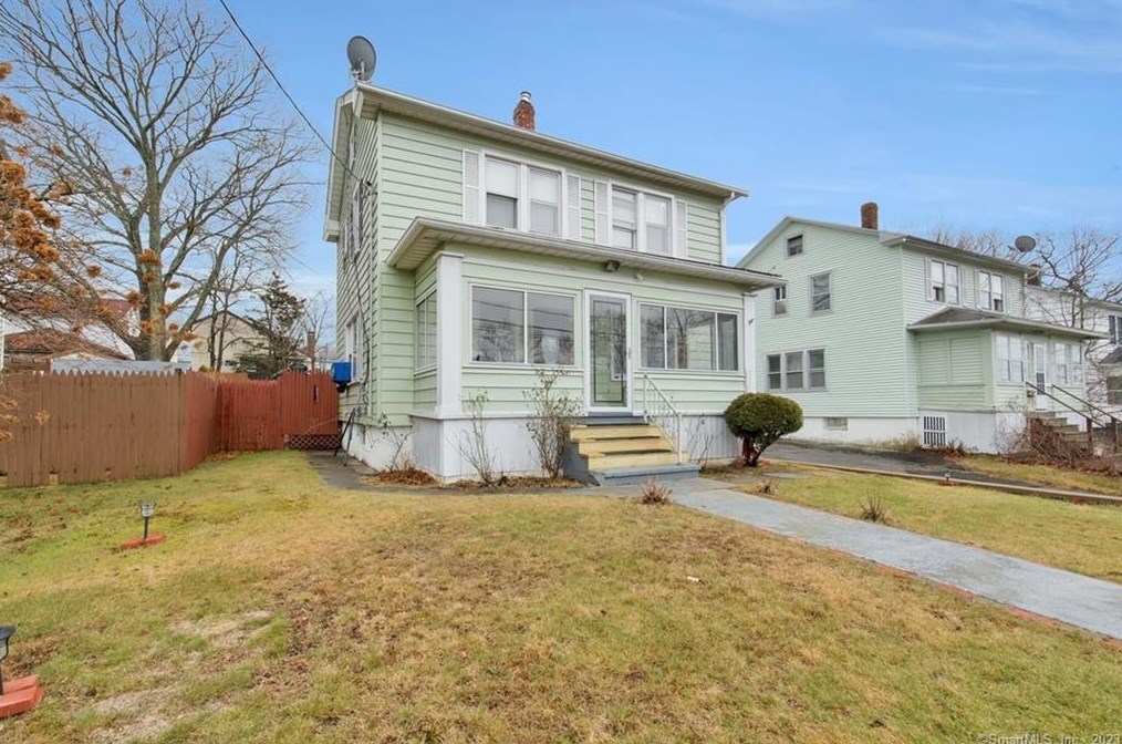 138 Woodbine St, Waterbury, CT 06705