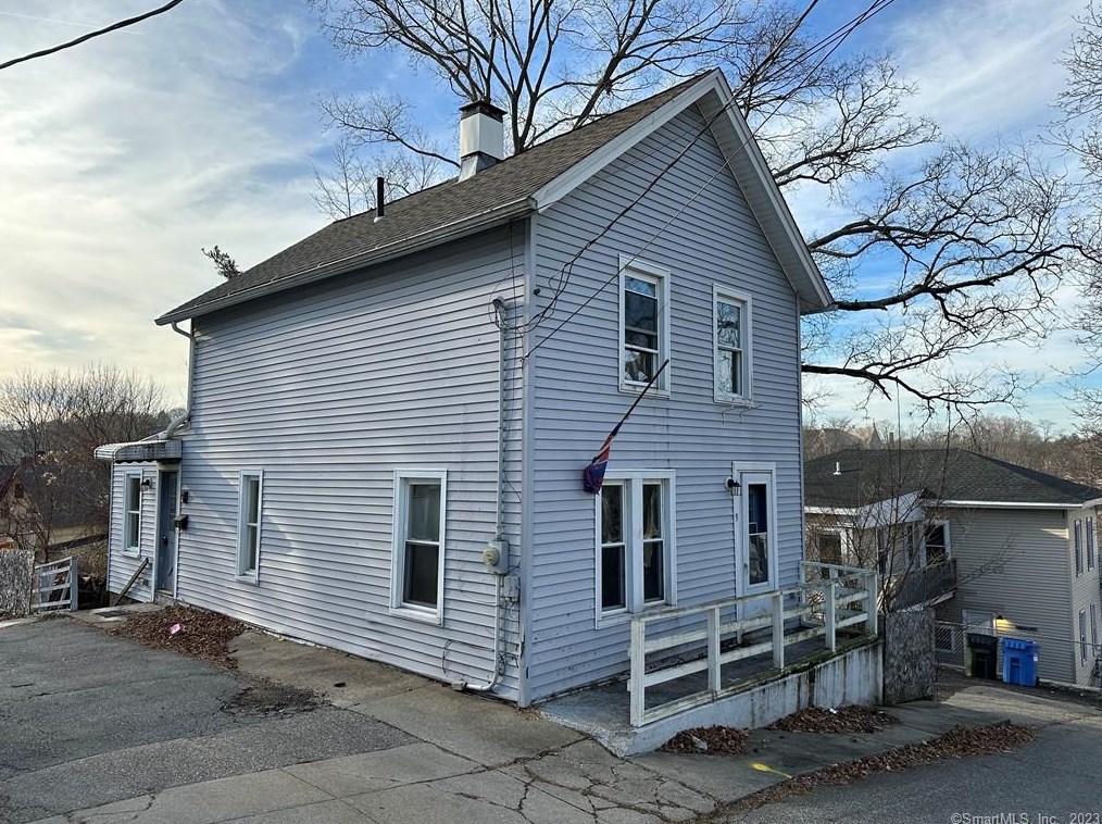 9 Reynolds St, Norwich, CT 06360