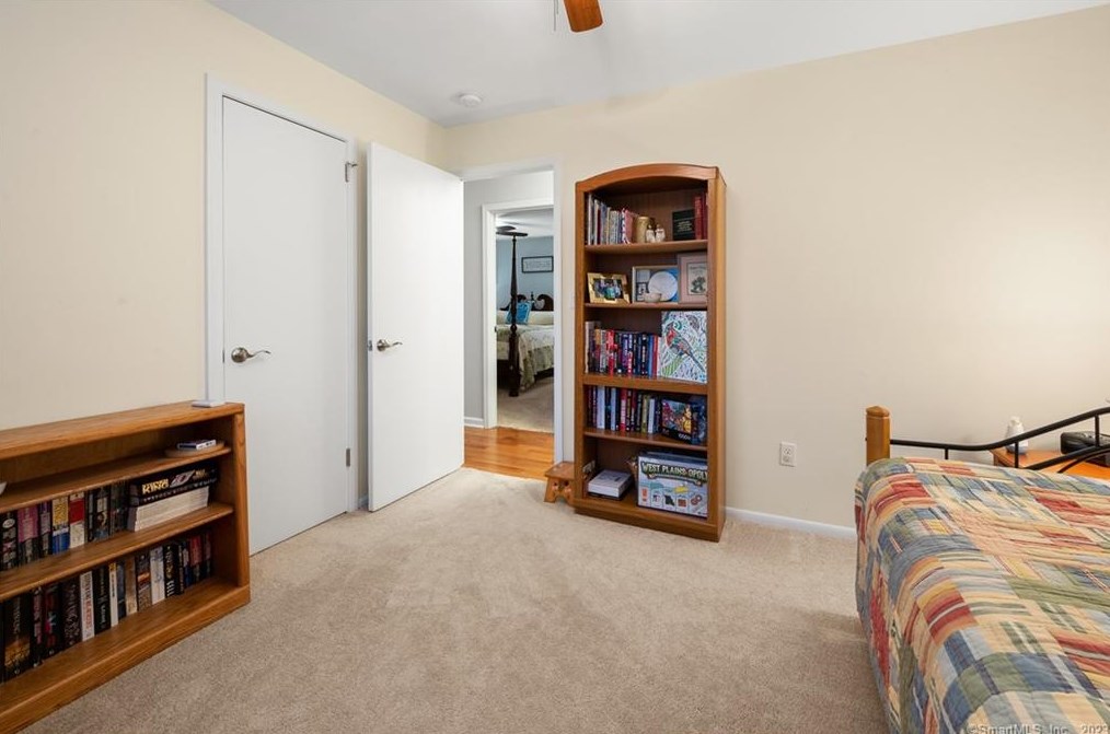 5 Alden Dr, Clinton CT  06413-1501 exterior