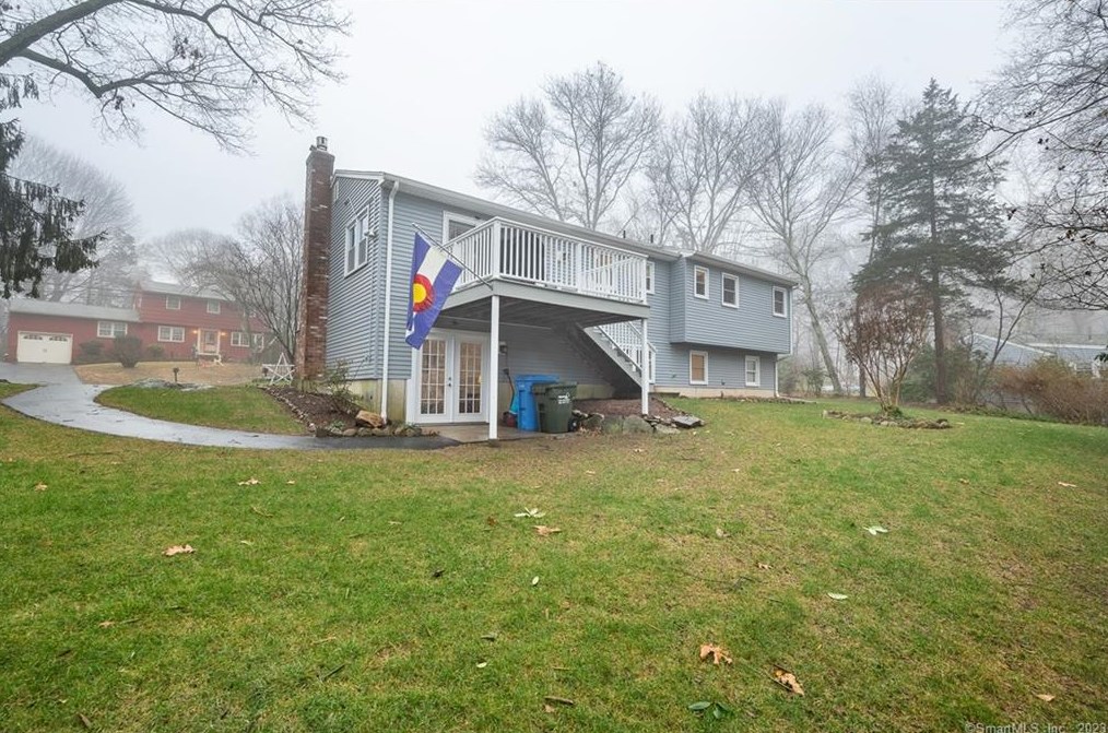 5 Alden Dr, Clinton CT  06413-1501 exterior