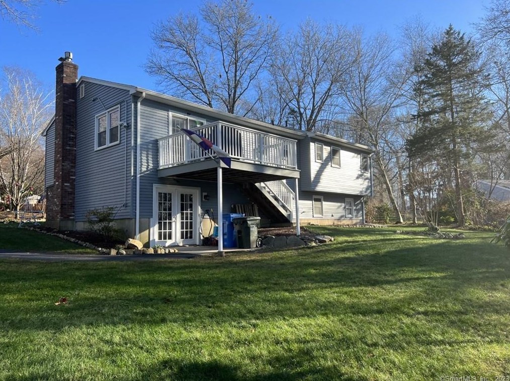 5 Alden Dr, Clinton CT  06413-1501 exterior