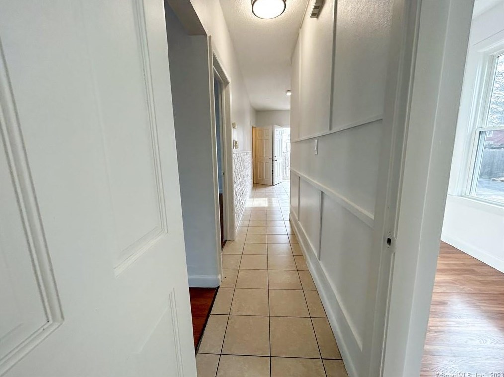 27 Brewer St #1, United States Coast Guard Ac, CT 06320