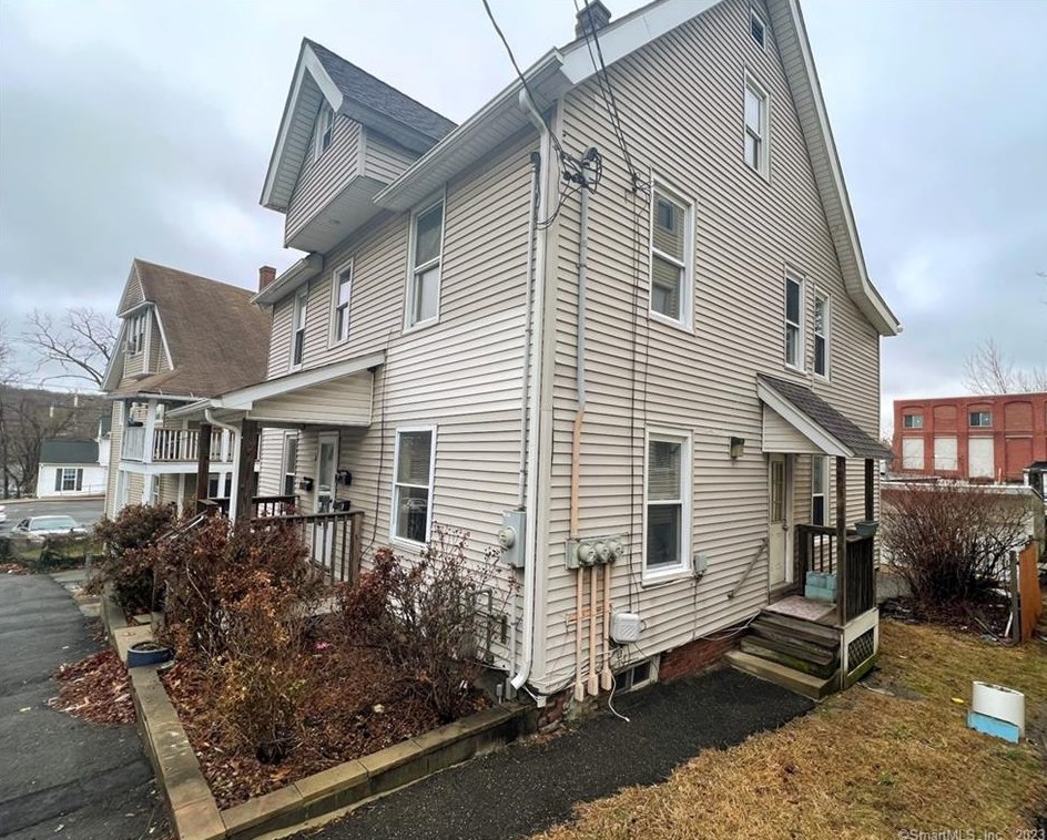 102 Fairview St #2, Waterbury, CT 06710
