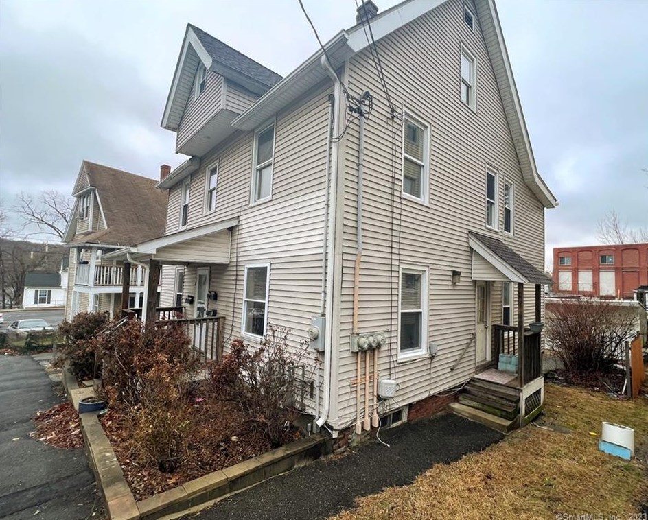 102 Fairview St #3, Waterbury, CT 06710