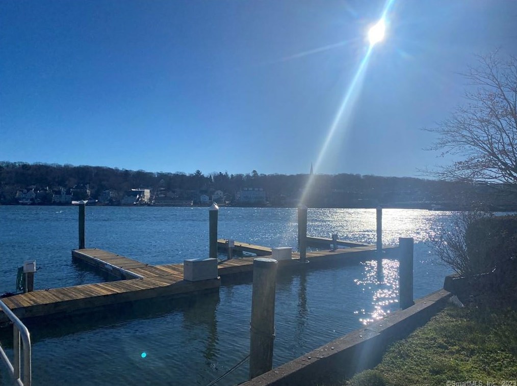 225 Front St, New Haven CT 06513-3203 exterior