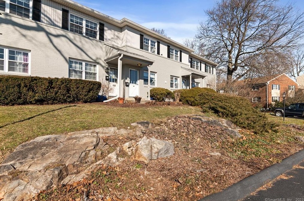 245 Unquowa Rd #114, Fairfield, CT 06824