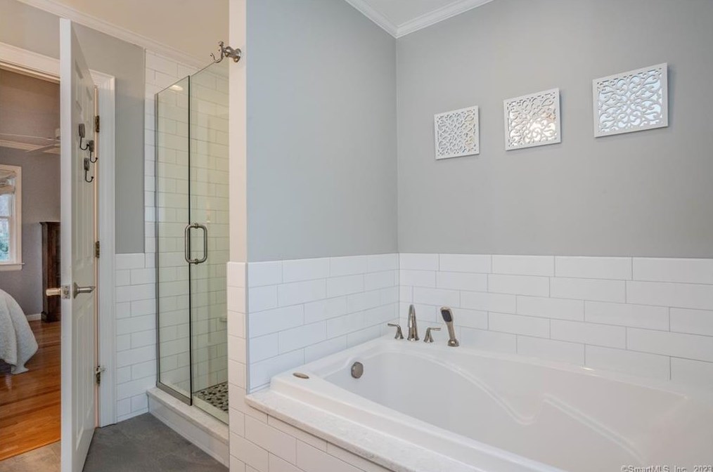 34 Taine Mountain Rd, Unionville CT  06013-1912 exterior