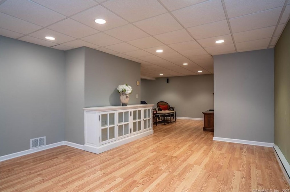 34 Taine Mountain Rd, Unionville CT  06013-1912 exterior