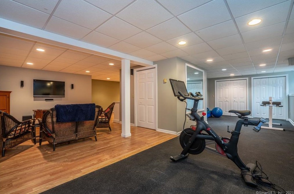 34 Taine Mountain Rd, Unionville CT  06013-1912 exterior