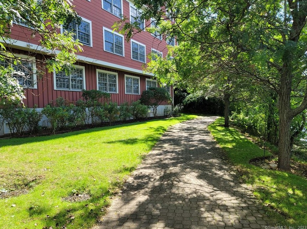 1 Daskams Ln #1b, Norwalk, CT 06851