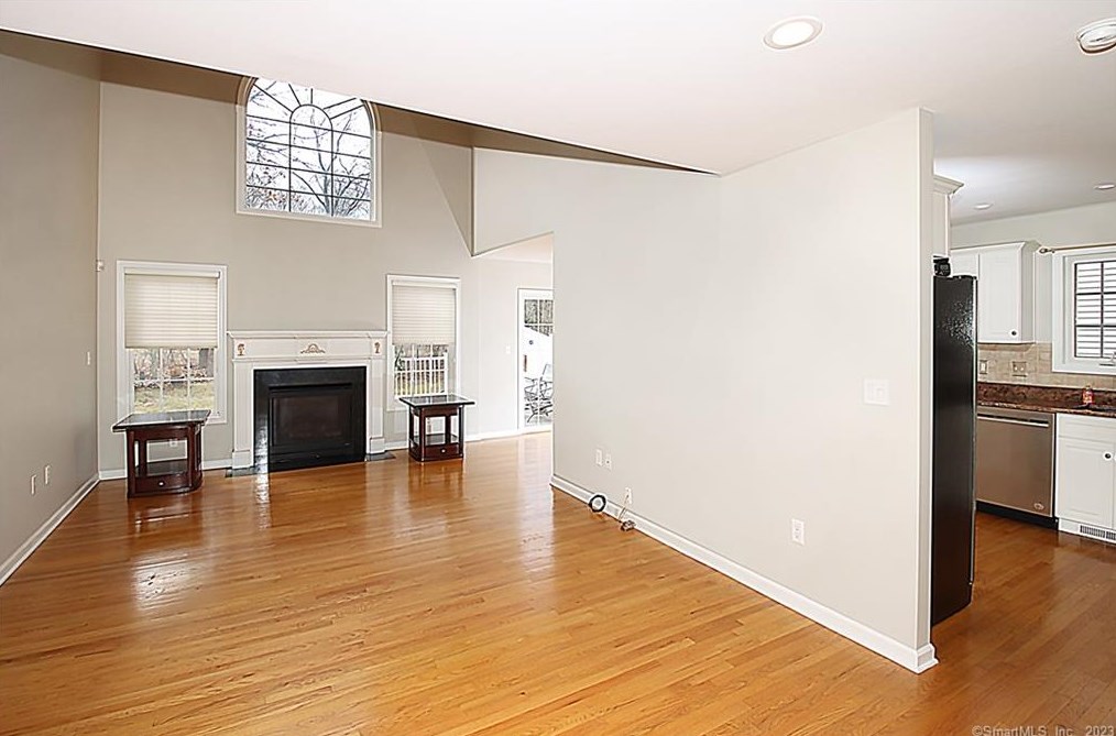 31 Meadow Brook Pl, Union City CT  06770-4789 exterior