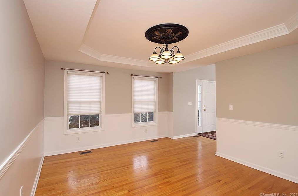 31 Meadow Brook Pl, Union City CT  06770-4789 exterior