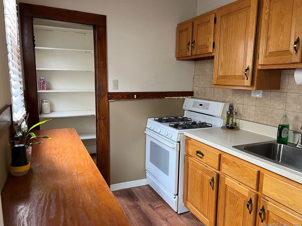 122 Clinton St #2, New Britain, CT 06053